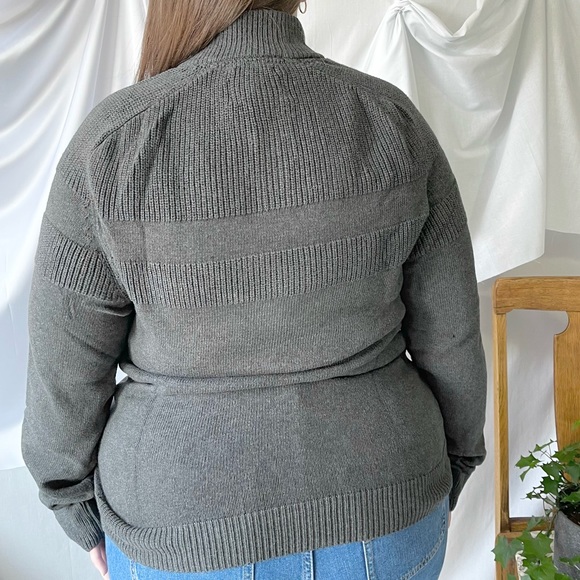 Thick Gray Button Collar Pullover Sweater - X-Large - Picture 2 of 4